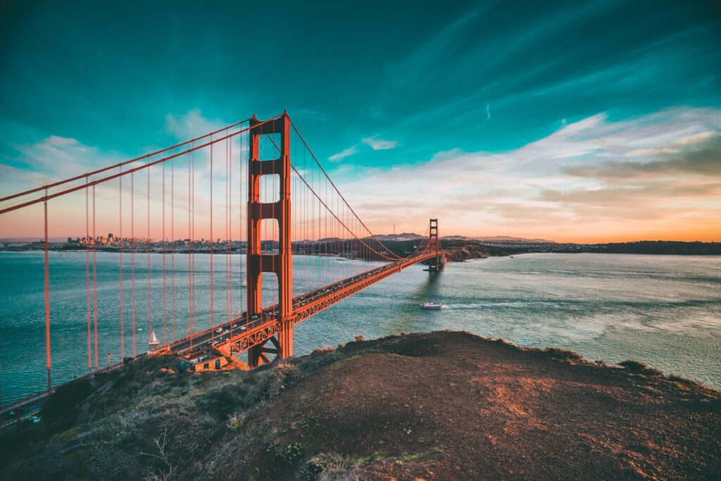 romantic date at Golden Gate Bridge in san francisco